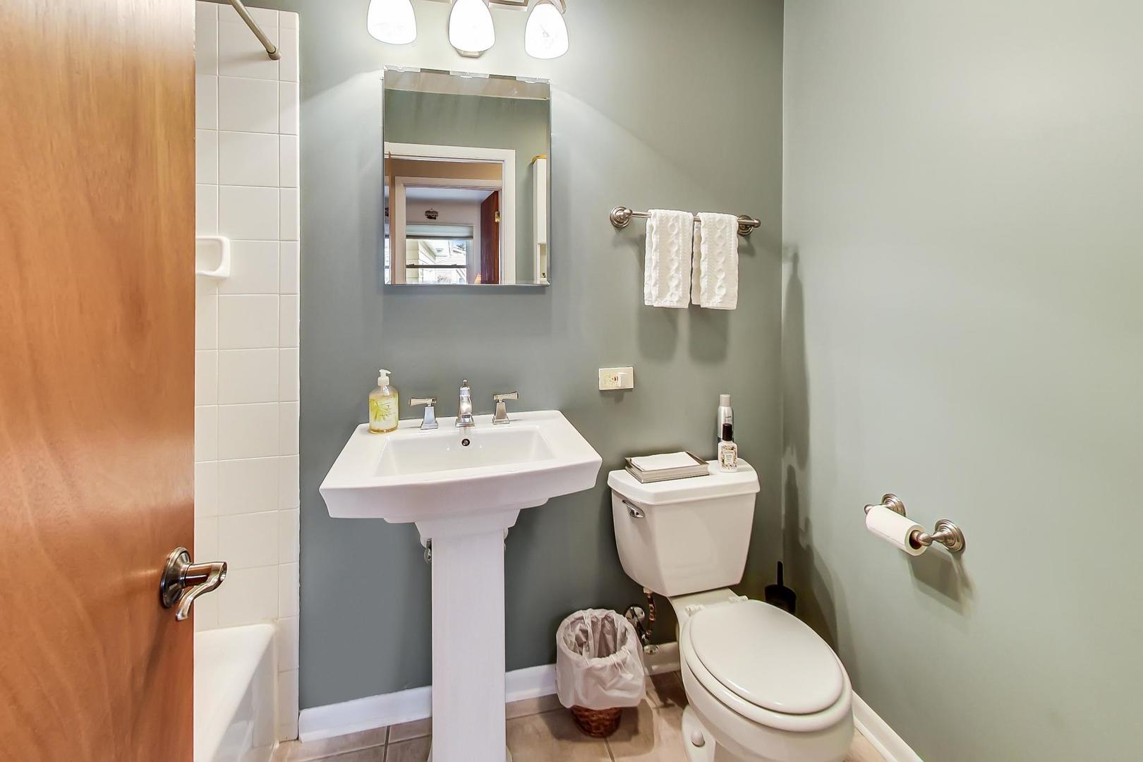 1242 N Linden Avenue, Palatine, IL 60074