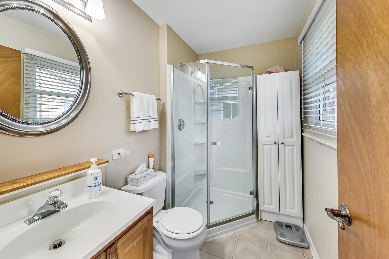 1242 N Linden Avenue, Palatine, IL 60074