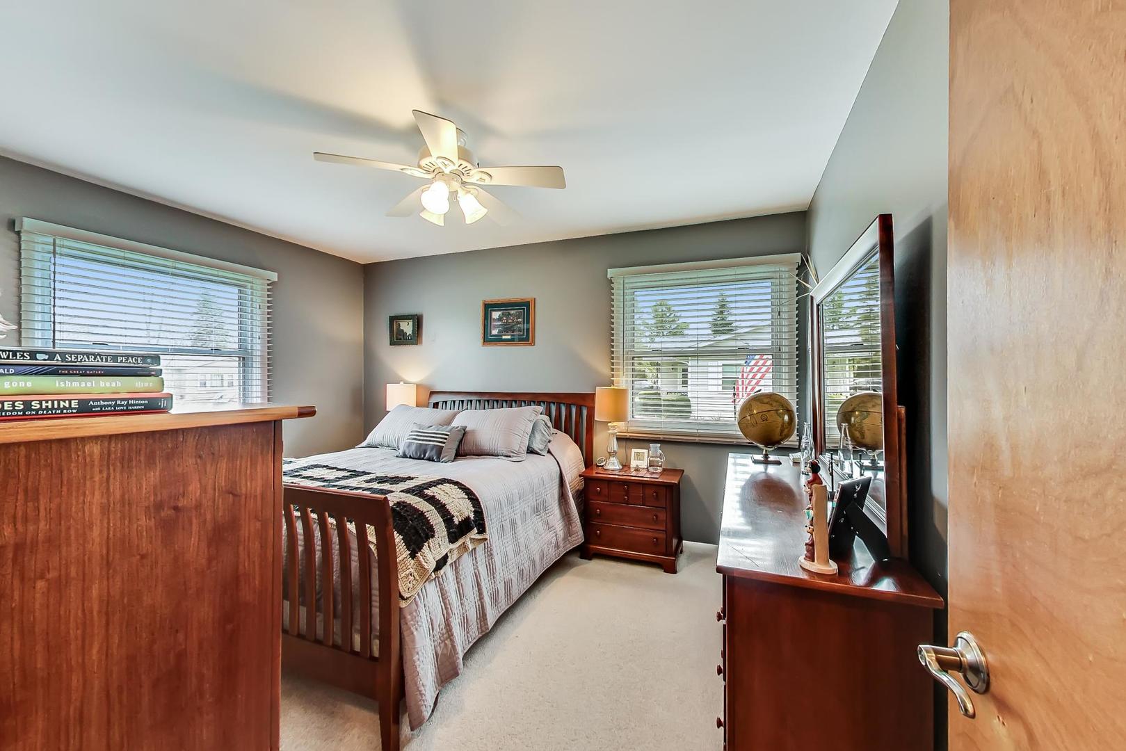 1242 N Linden Avenue, Palatine, IL 60074