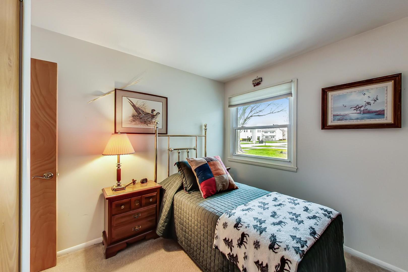 1242 N Linden Avenue, Palatine, IL 60074