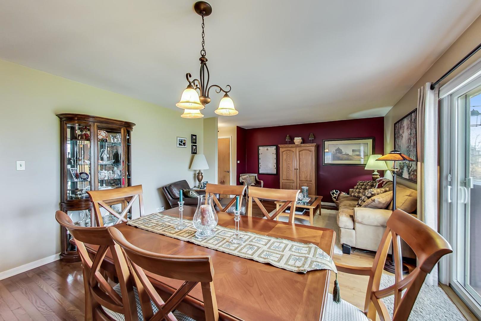 1242 N Linden Avenue, Palatine, IL 60074