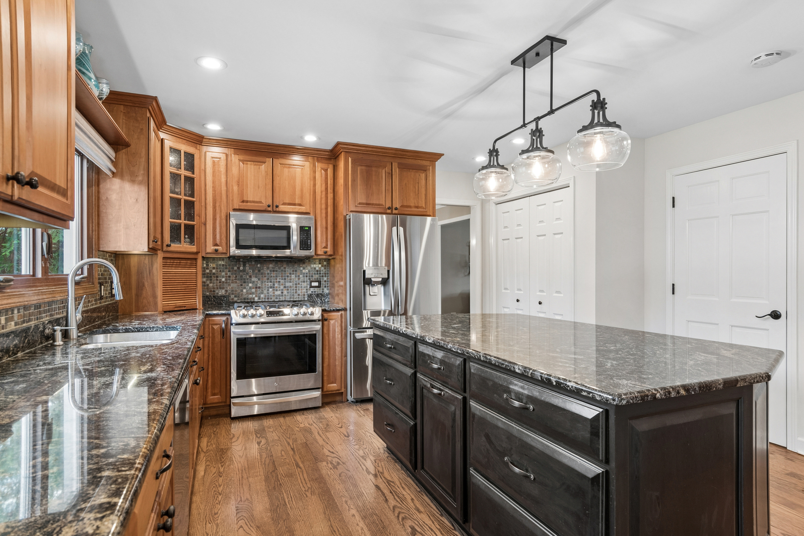 2238 Allegany Drive, Naperville, IL 60565