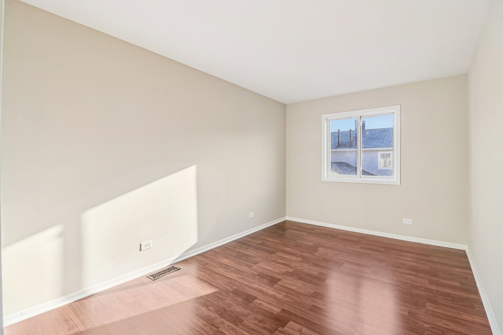 452 Meadow Green Lane, Round Lake Beach, IL 60073