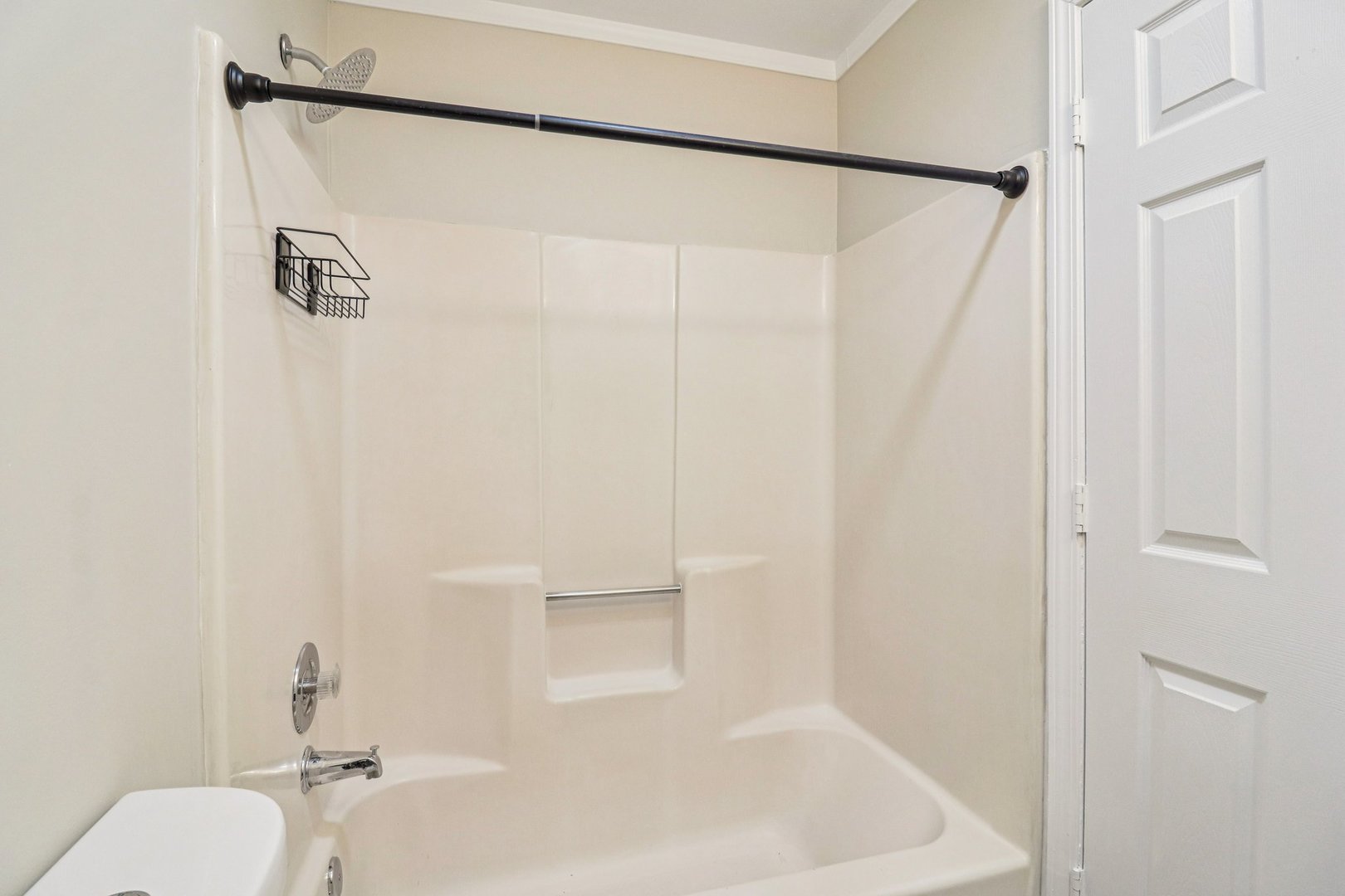 452 Meadow Green Lane, Round Lake Beach, IL 60073