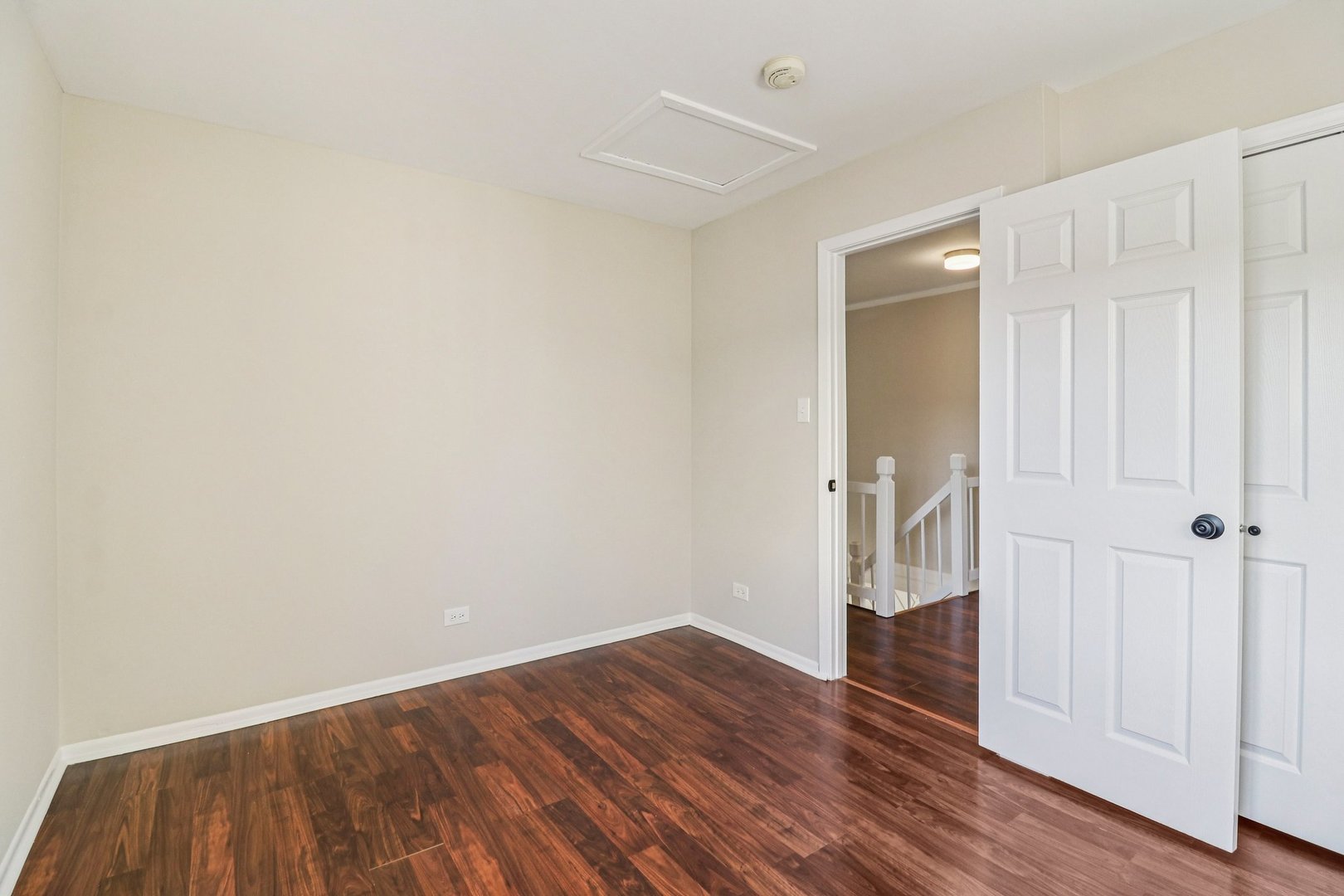 452 Meadow Green Lane, Round Lake Beach, IL 60073