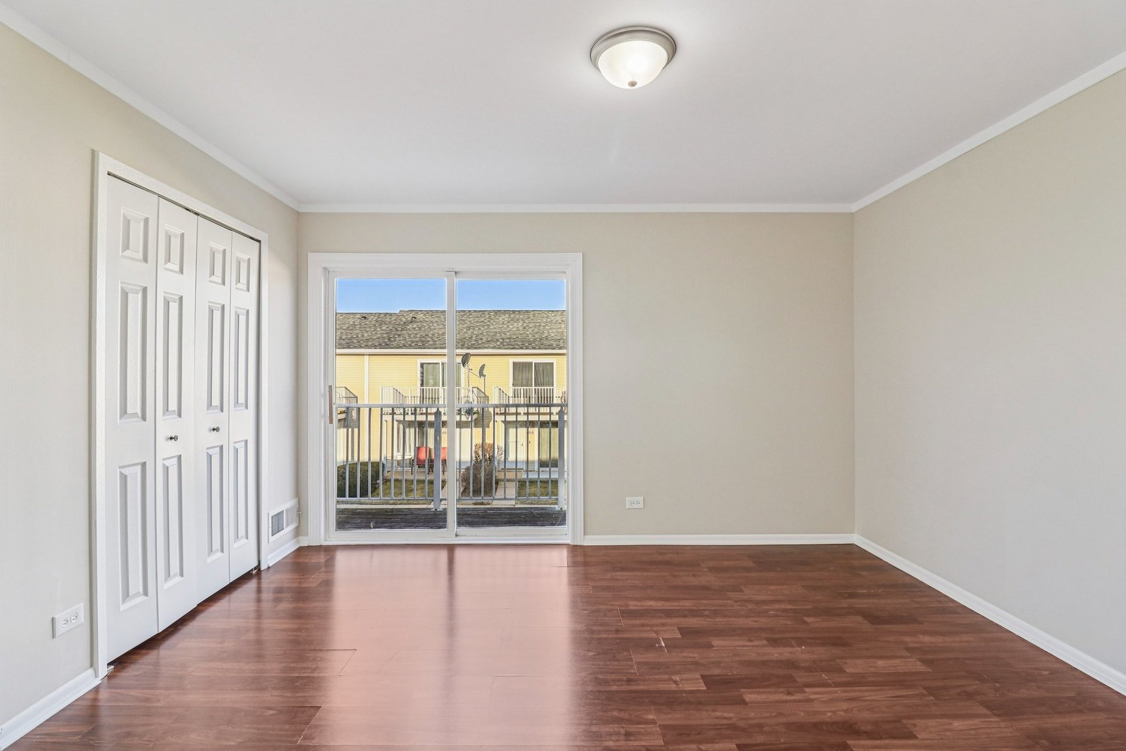 452 Meadow Green Lane, Round Lake Beach, IL 60073