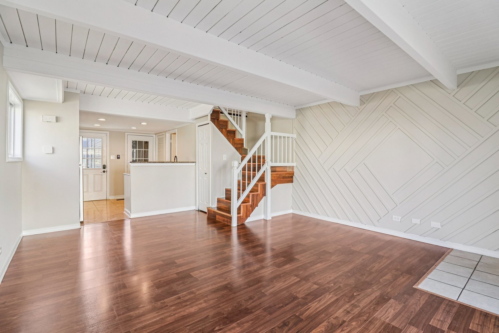 452 Meadow Green Lane, Round Lake Beach, IL 60073