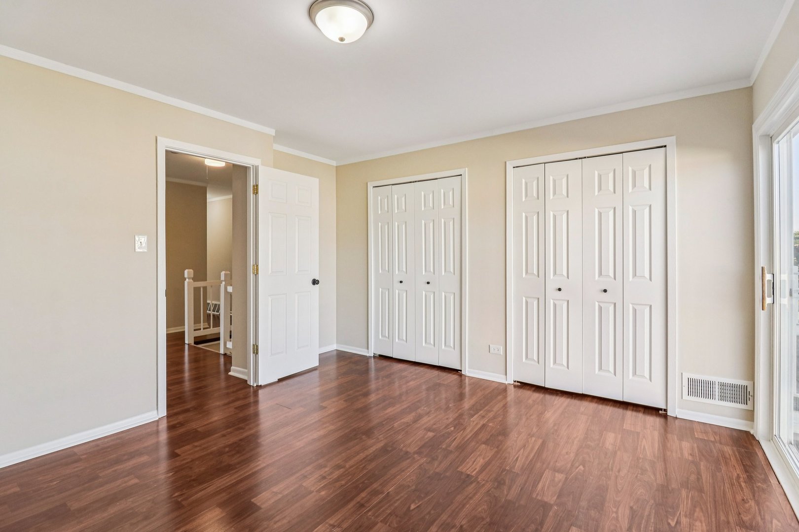 452 Meadow Green Lane, Round Lake Beach, IL 60073