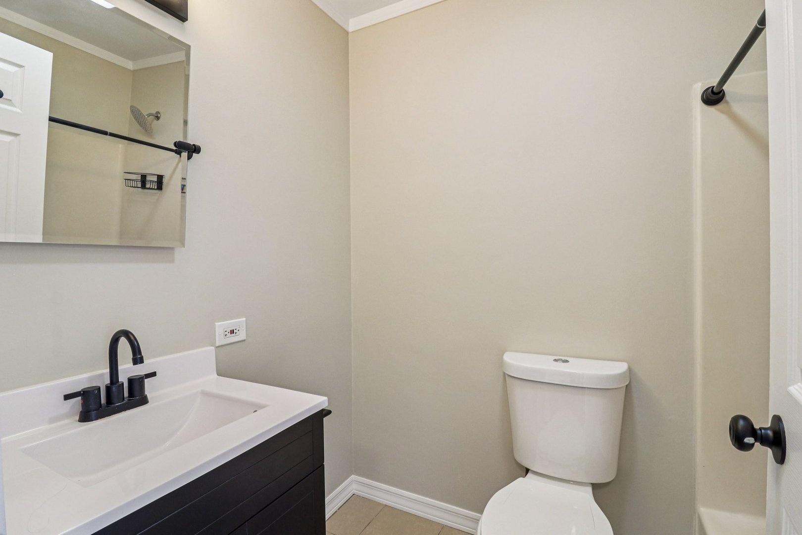 452 Meadow Green Lane, Round Lake Beach, IL 60073