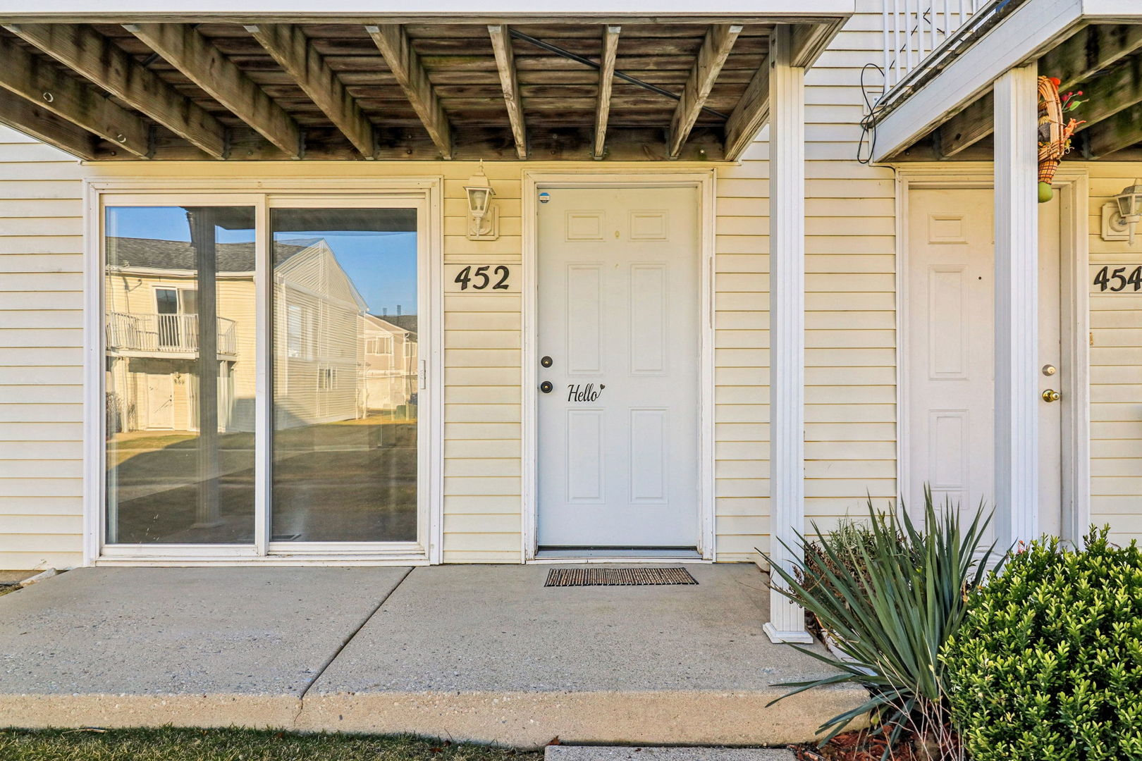 452 Meadow Green Lane, Round Lake Beach, IL 60073