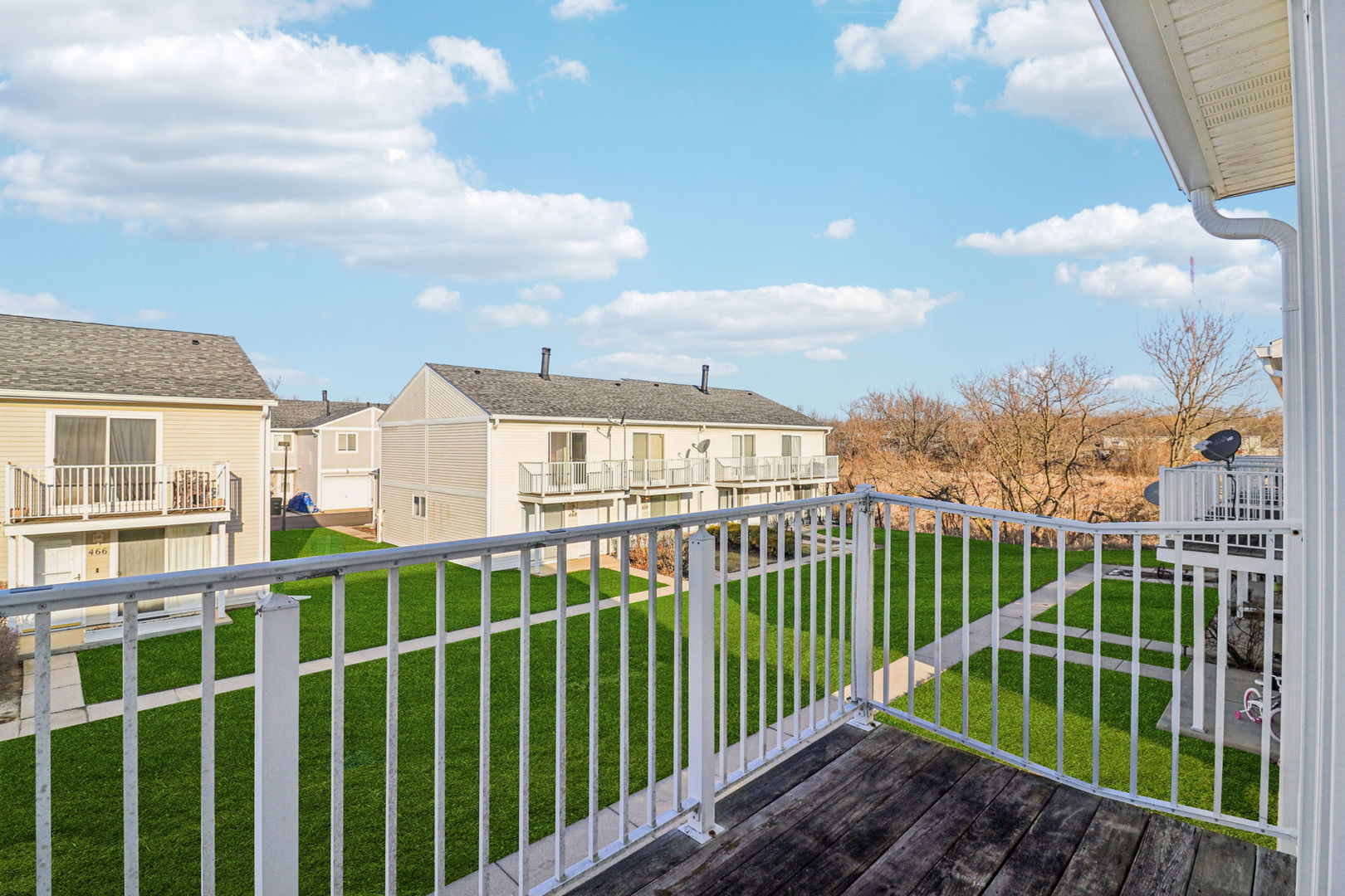 452 Meadow Green Lane, Round Lake Beach, IL 60073