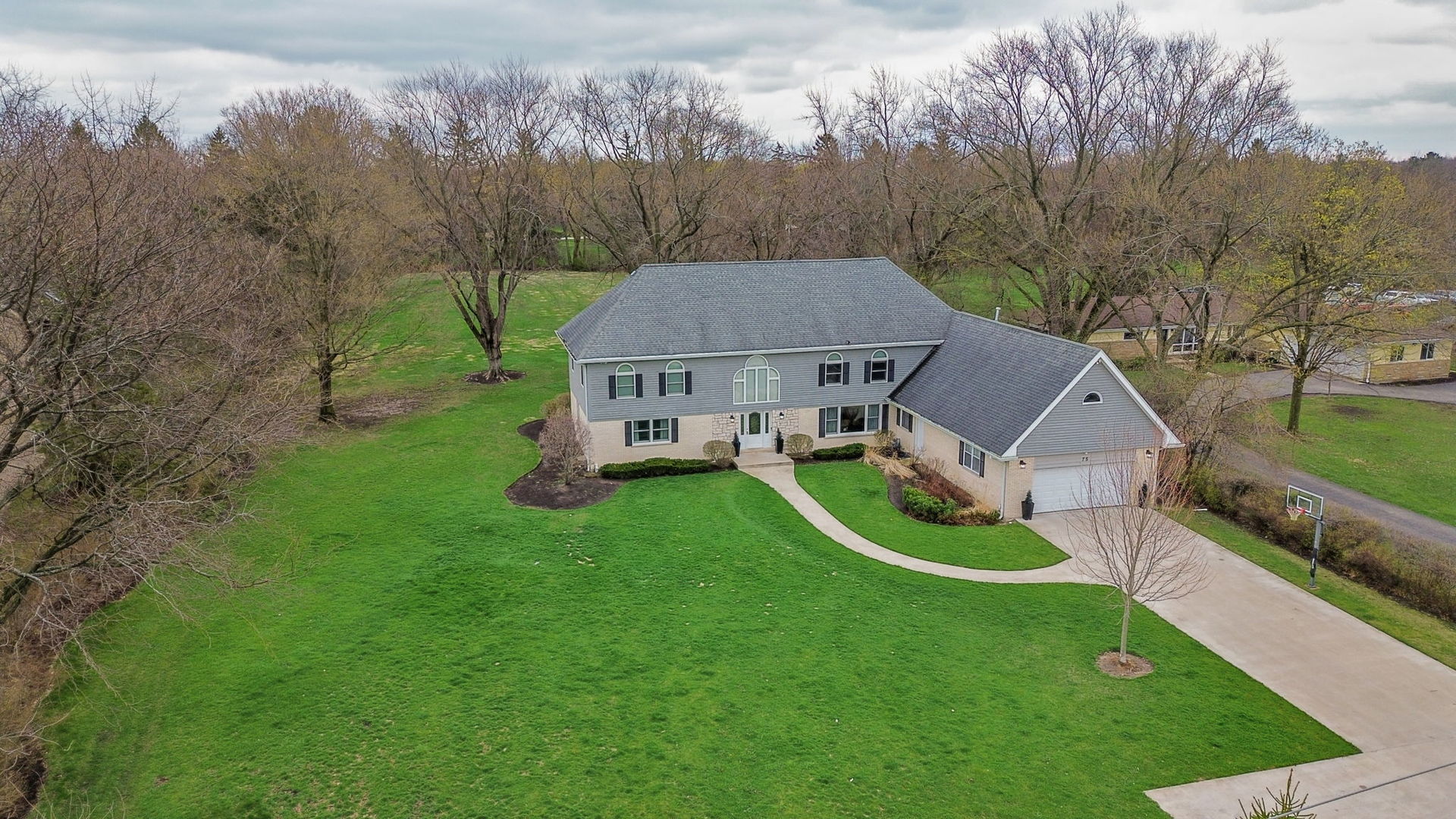 75 Ela Road, Inverness, IL 60067