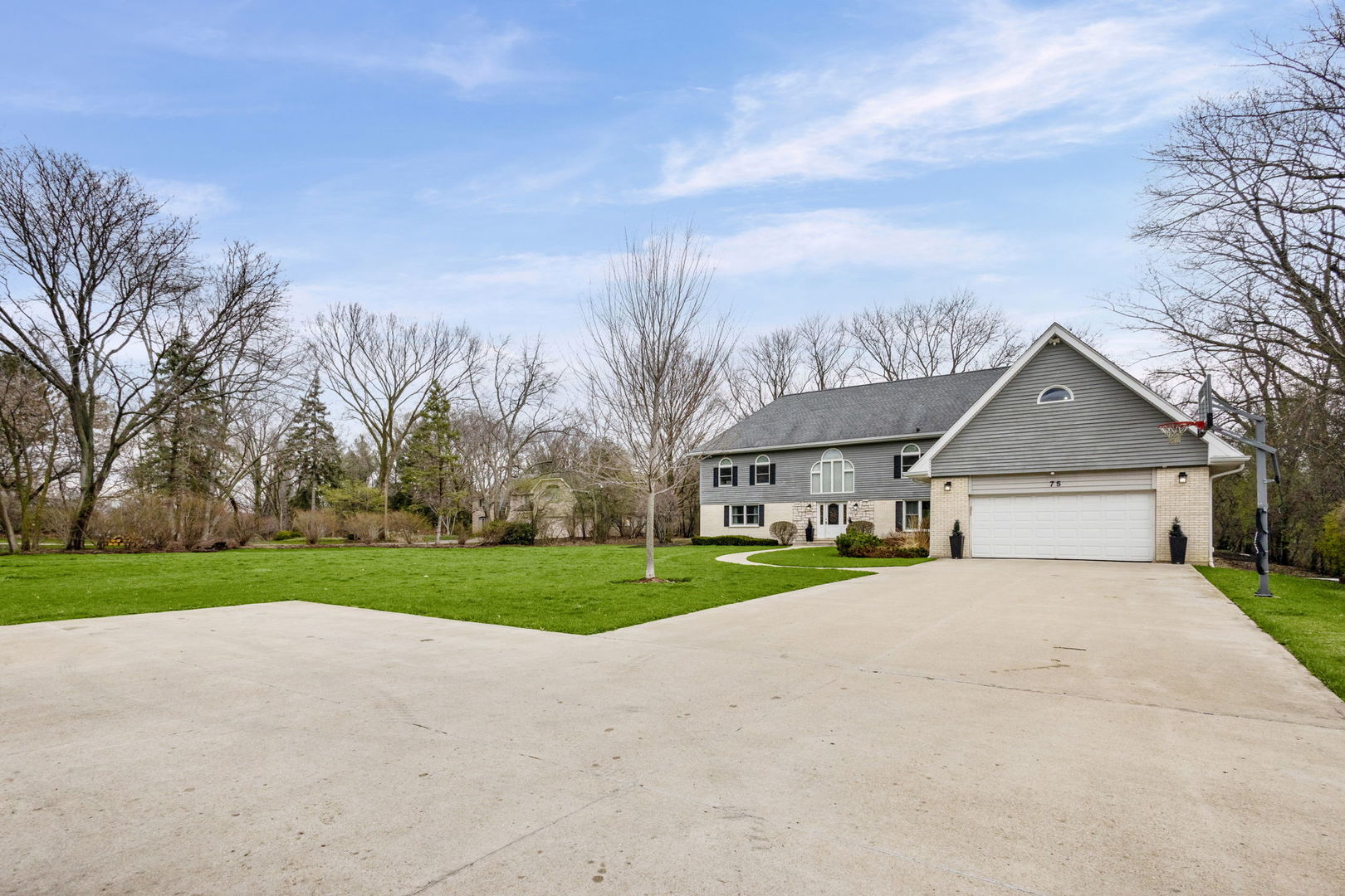75 Ela Road, Inverness, IL 60067
