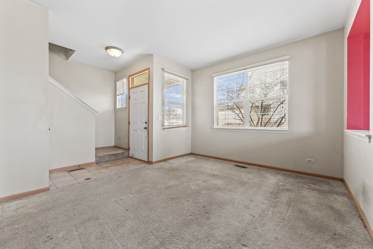 601 W Kristina Lane, Round Lake, IL 60073