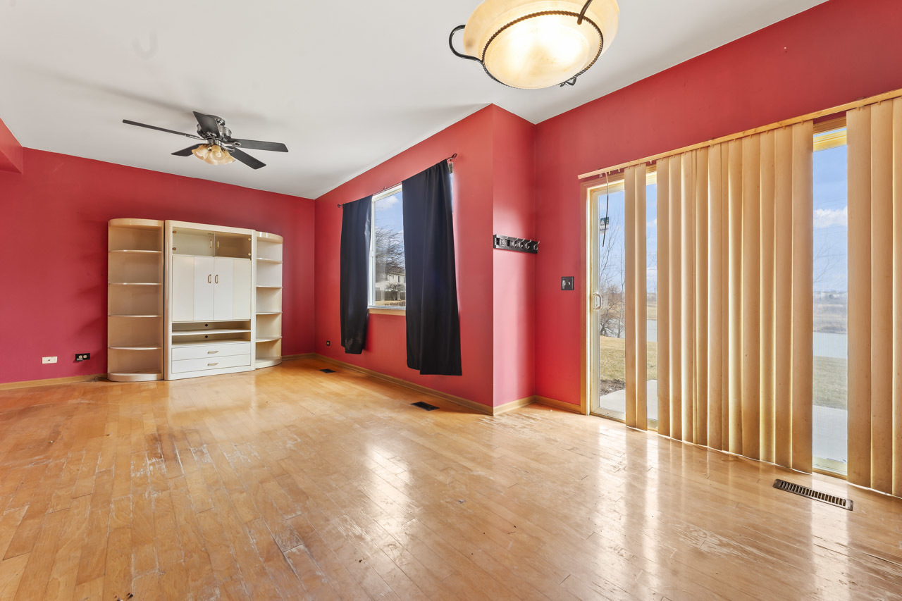 601 W Kristina Lane, Round Lake, IL 60073