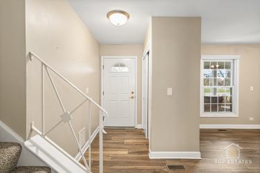 924 Thornton Lane, Buffalo Grove, IL 60089