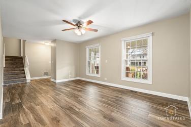 924 Thornton Lane, Buffalo Grove, IL 60089