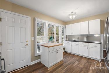 924 Thornton Lane, Buffalo Grove, IL 60089