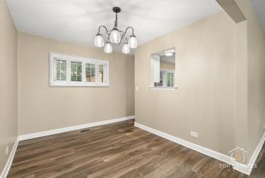 924 Thornton Lane, Buffalo Grove, IL 60089