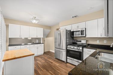 924 Thornton Lane, Buffalo Grove, IL 60089