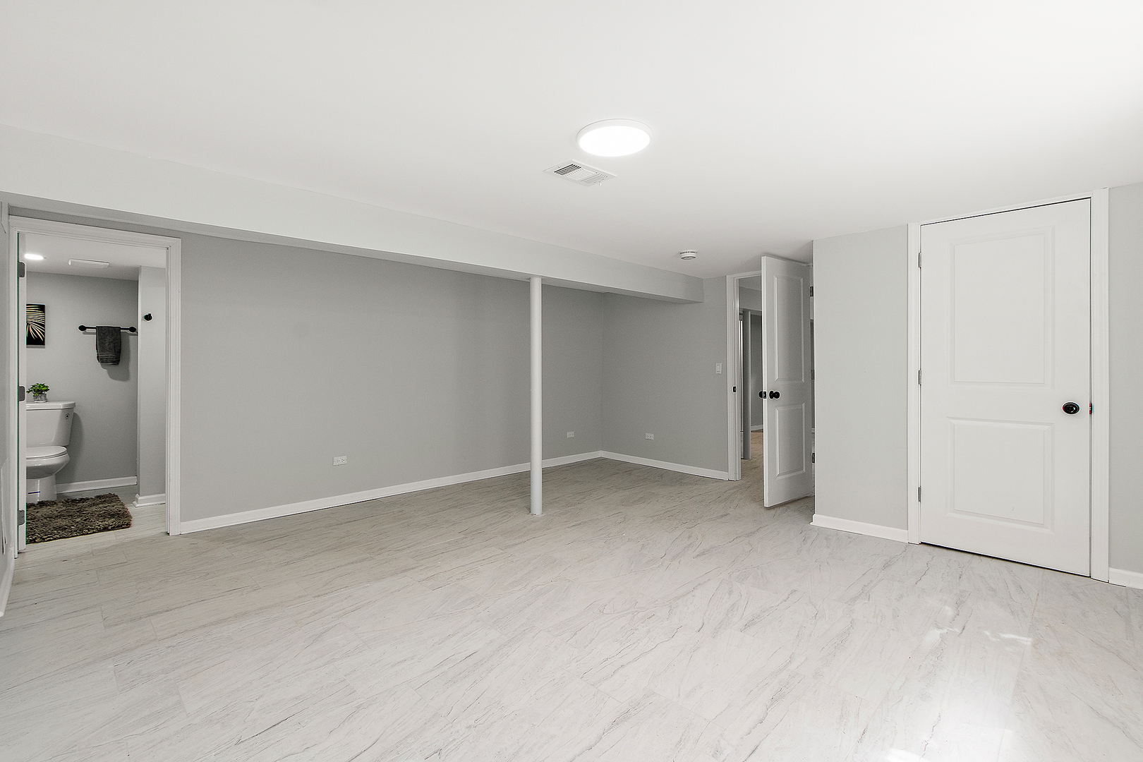 1051 Burnham Avenue, Calumet City, IL 60409