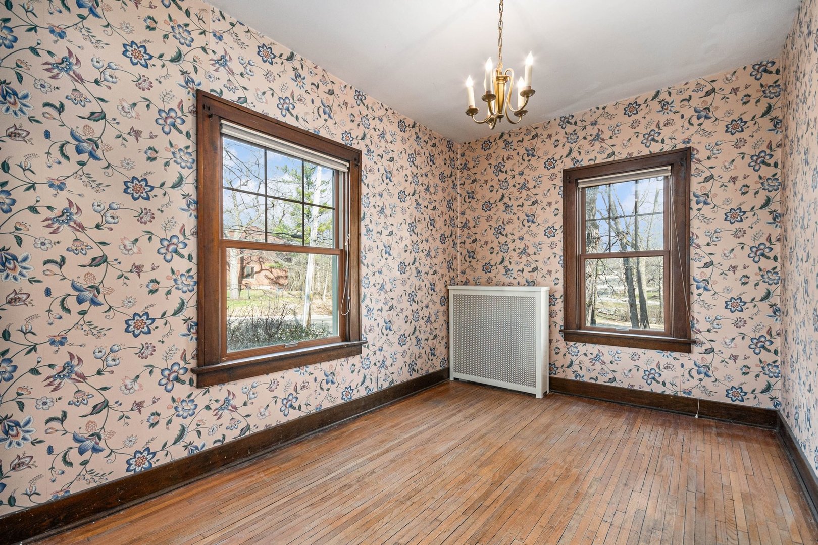 520 S Midland Avenue, Joliet, IL 60436