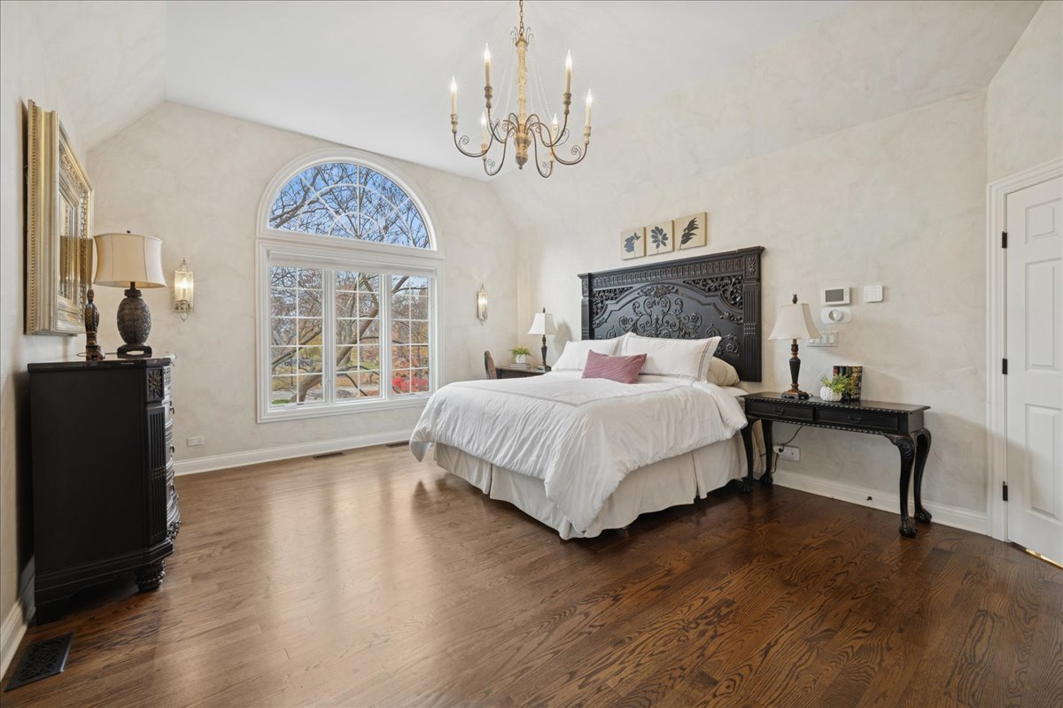 2041 Tremont Court, Libertyville, IL 60048