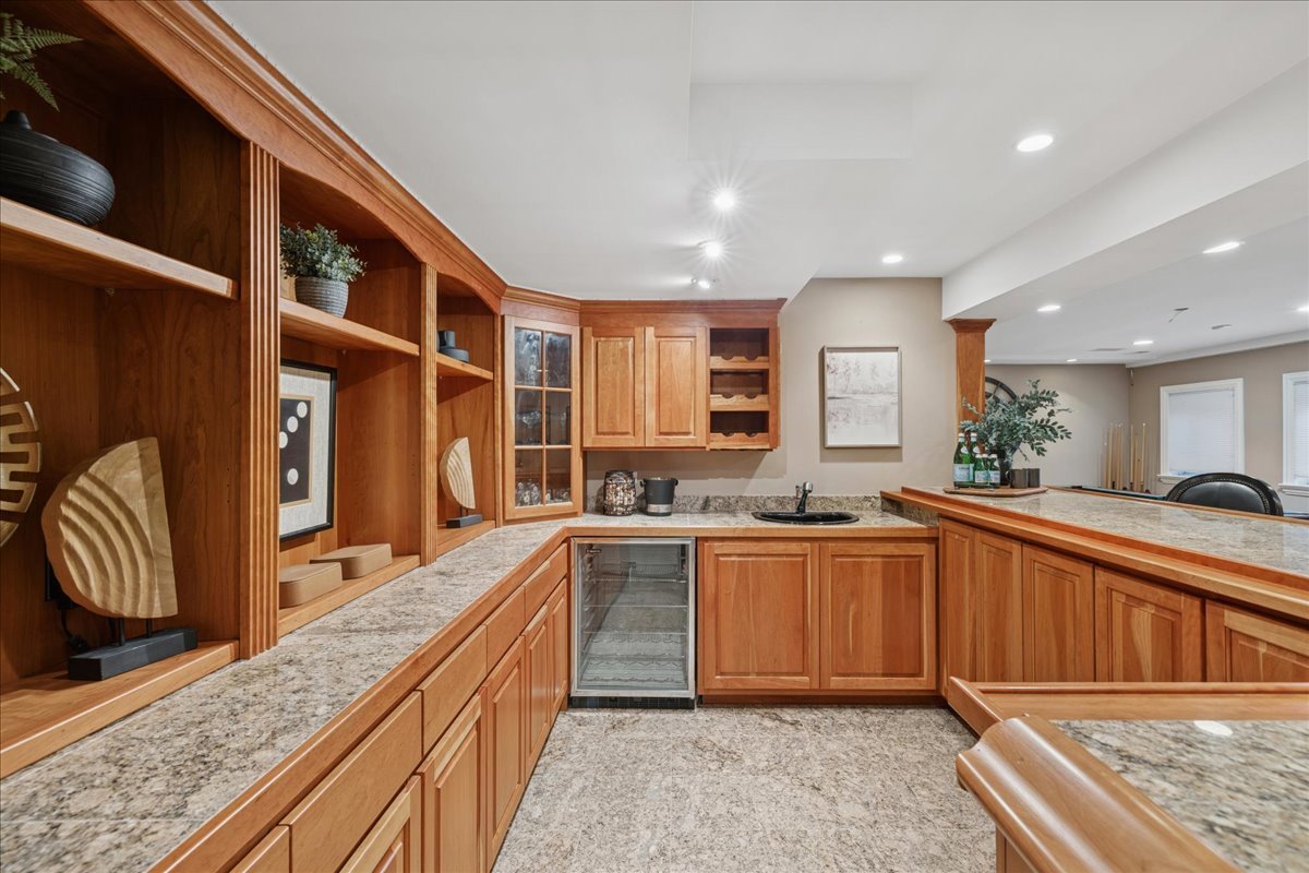 2041 Tremont Court, Libertyville, IL 60048