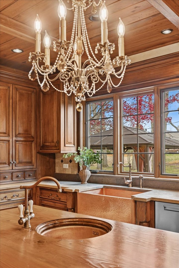 2041 Tremont Court, Libertyville, IL 60048