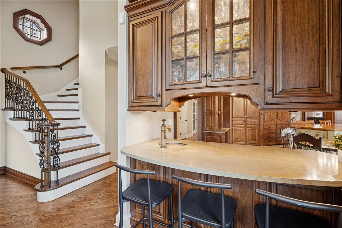 2041 Tremont Court, Libertyville, IL 60048