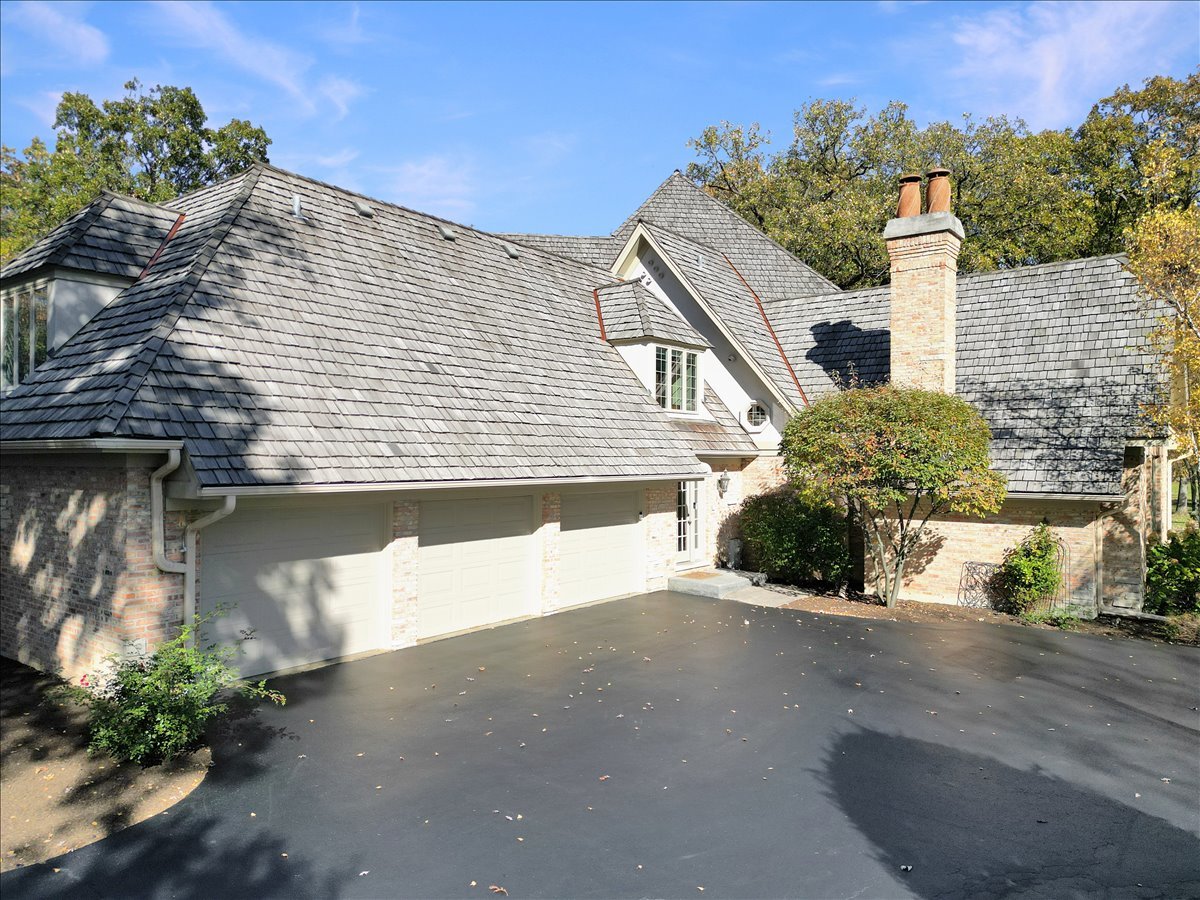 2041 Tremont Court, Libertyville, IL 60048