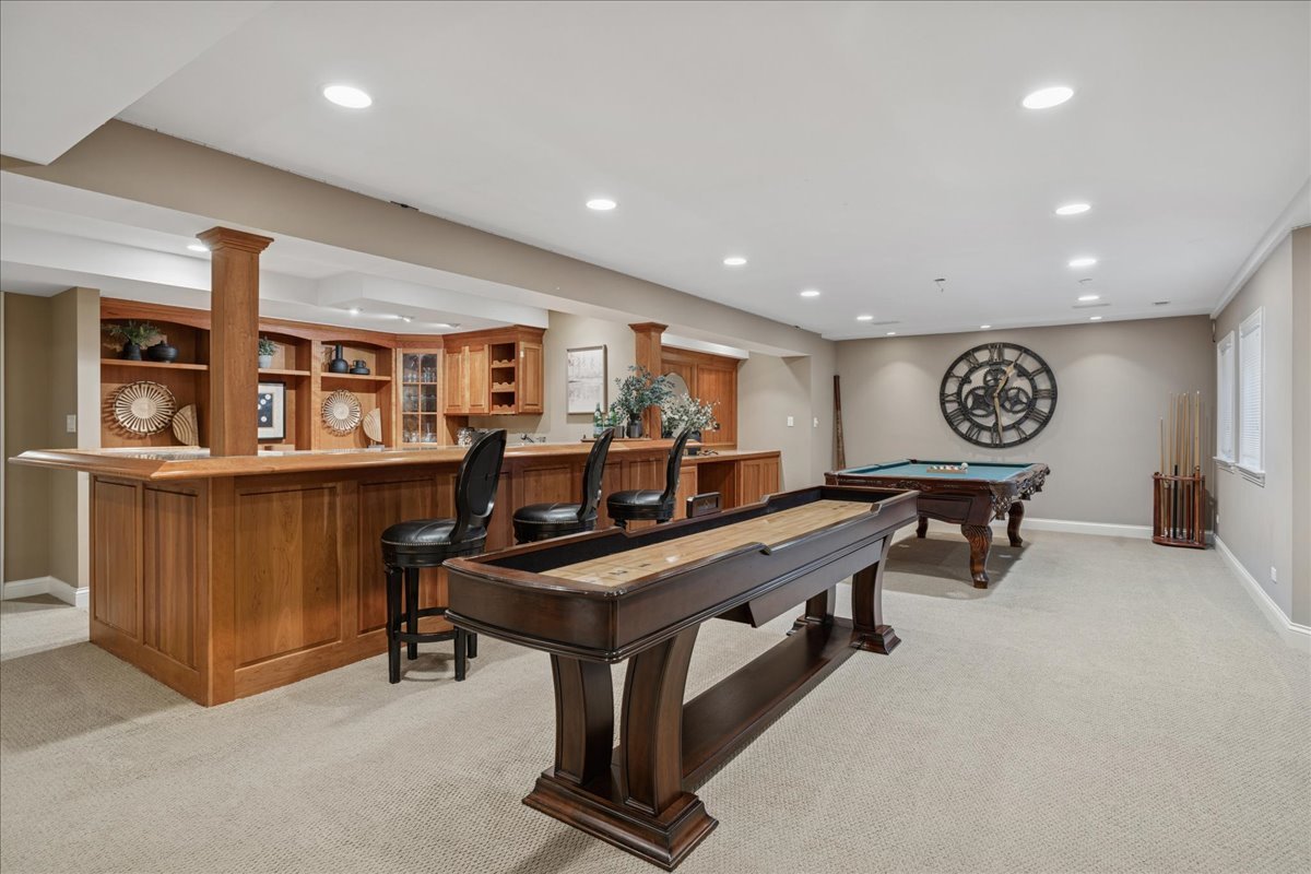 2041 Tremont Court, Libertyville, IL 60048