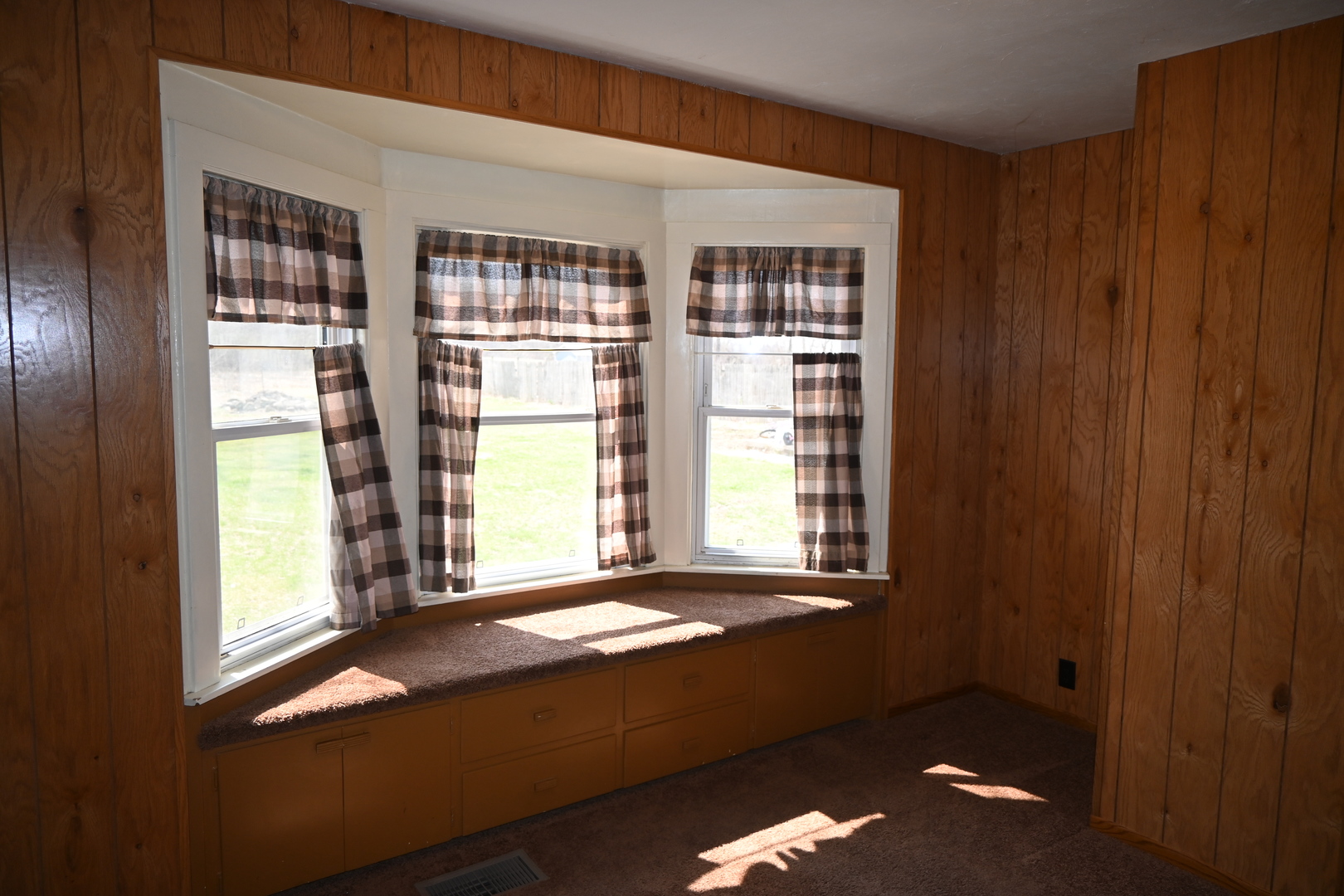 185 W Southmor Road, Morris, IL 60450