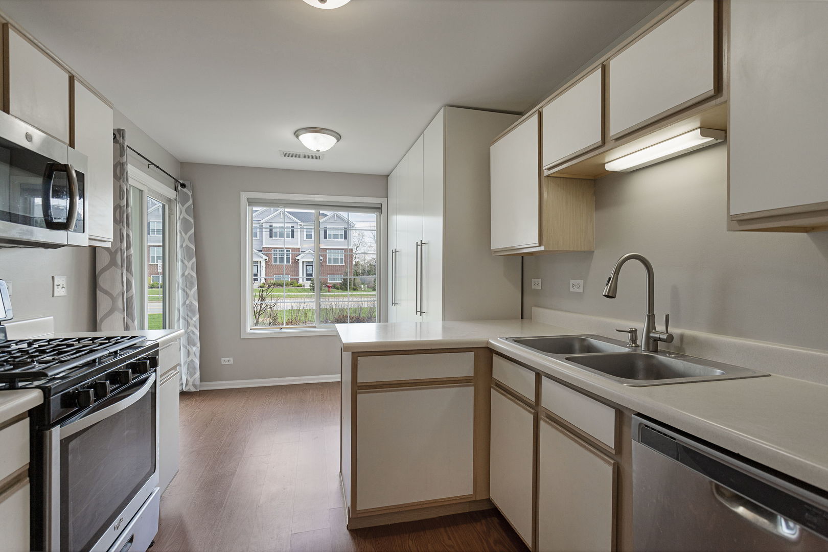 207 Norfolk Court #3, Roselle, IL 60172