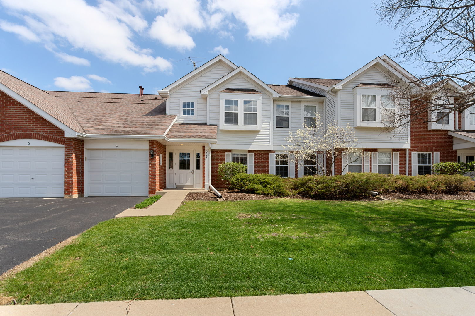207 Norfolk Court #3, Roselle, IL 60172