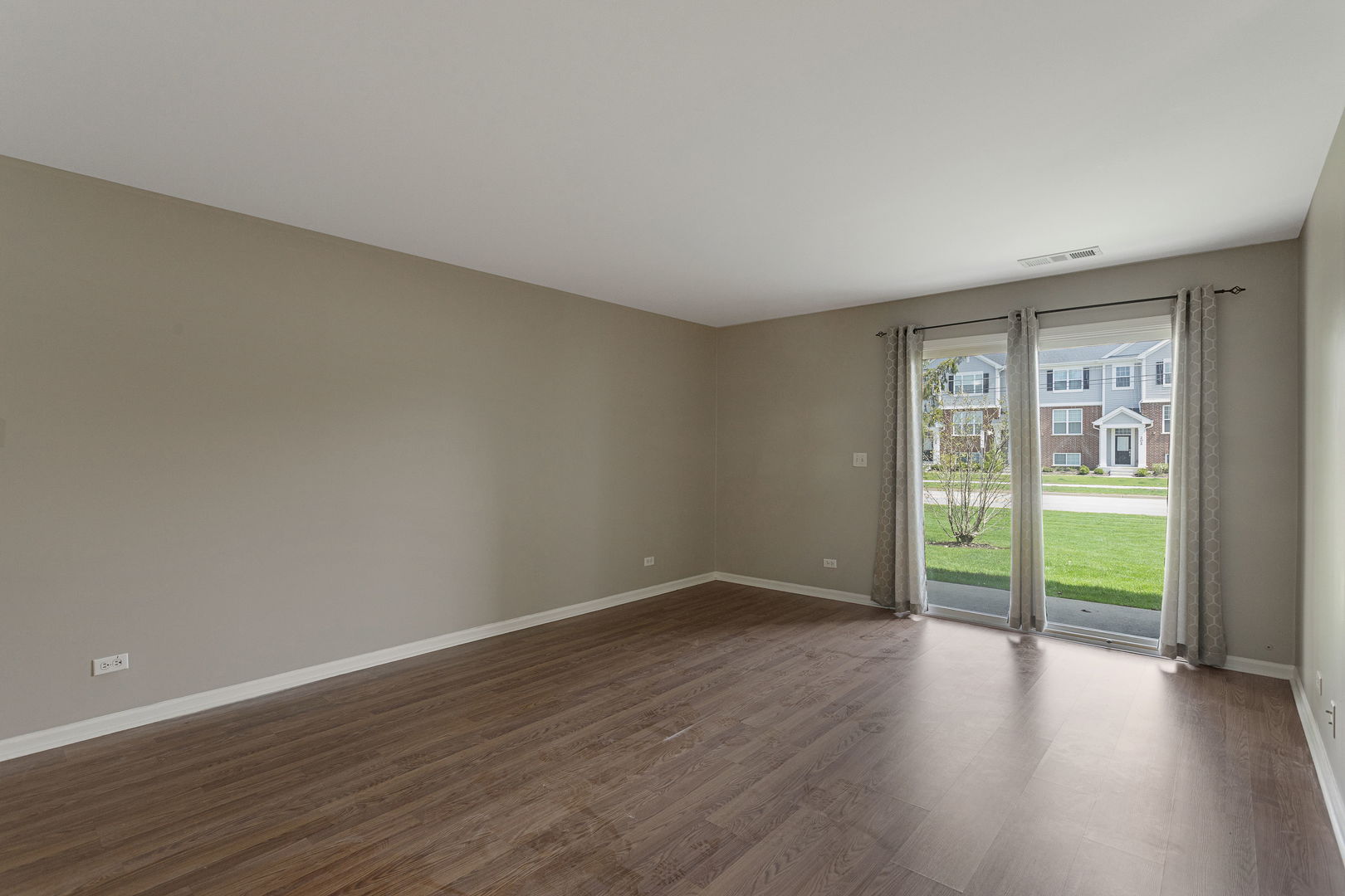 207 Norfolk Court #3, Roselle, IL 60172