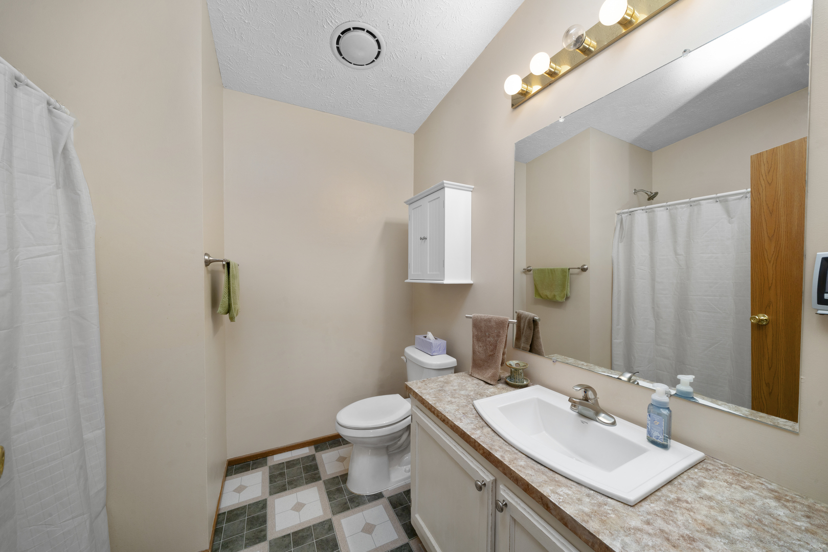 216 Meadowlark Lane, Sandwich, IL 60548