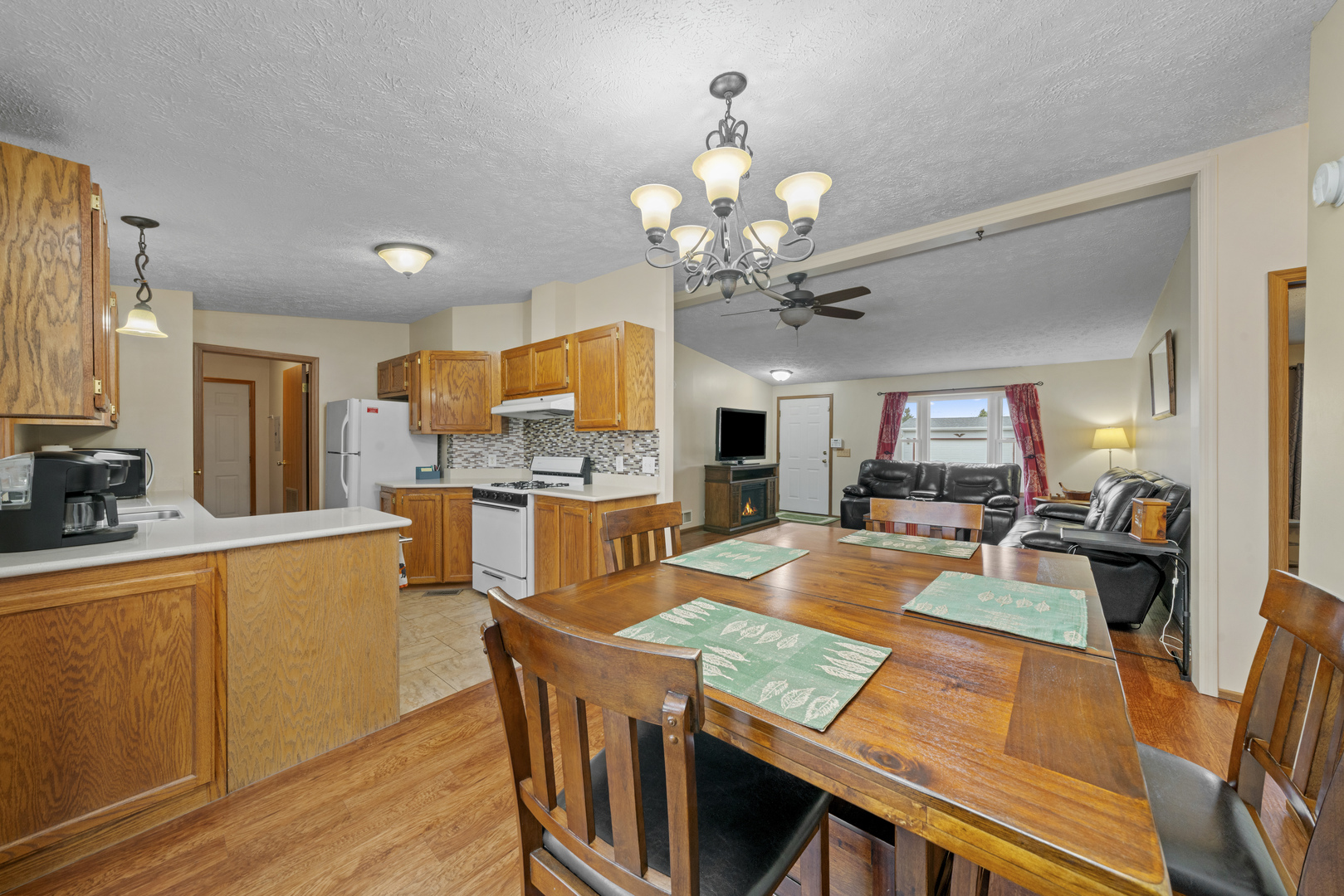 216 Meadowlark Lane, Sandwich, IL 60548