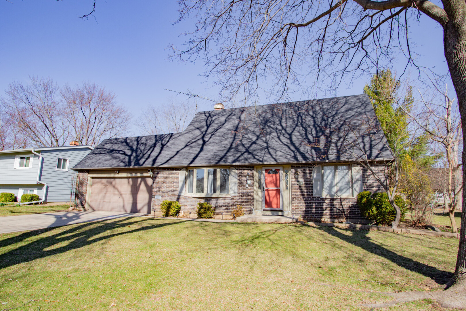 938 Aberdeen Drive, Crystal Lake, IL 60014