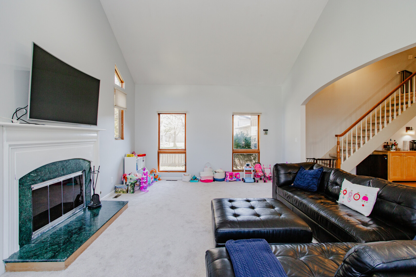 938 Aberdeen Drive, Crystal Lake, IL 60014