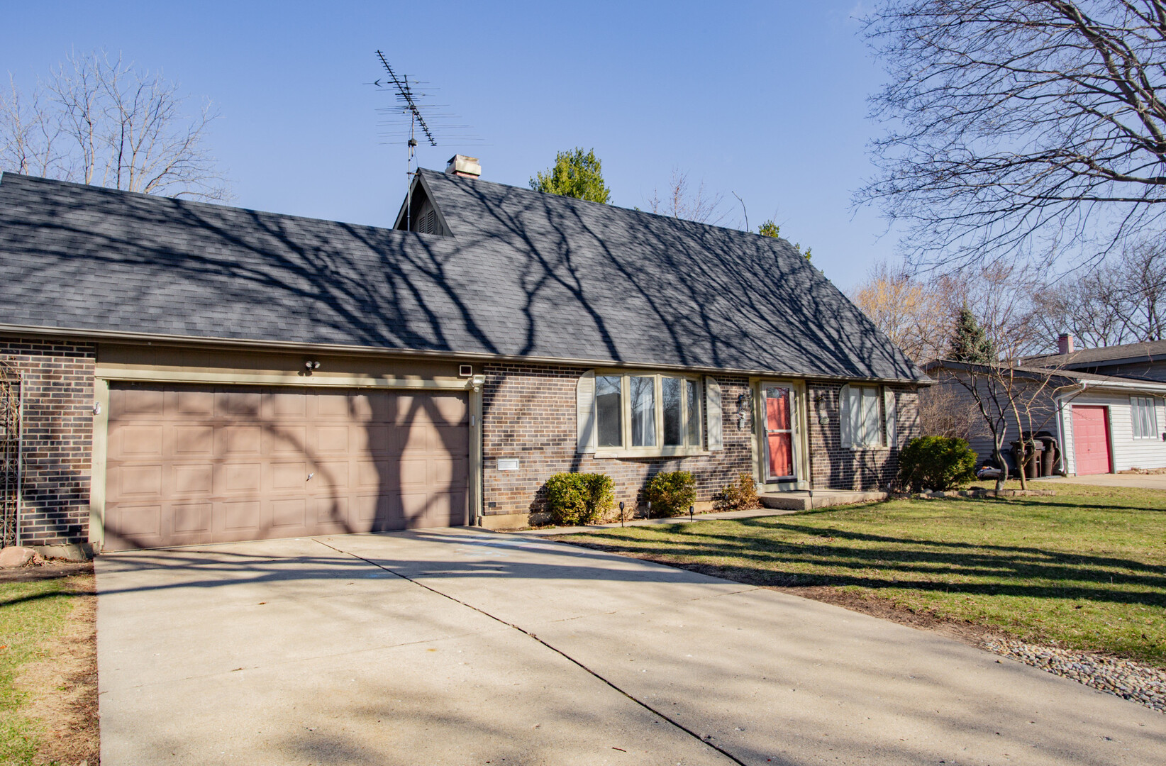 938 Aberdeen Drive, Crystal Lake, IL 60014