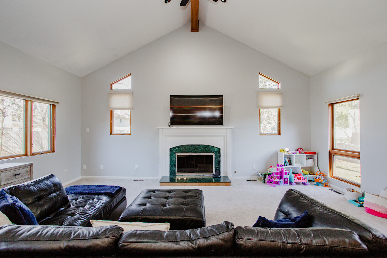 938 Aberdeen Drive, Crystal Lake, IL 60014