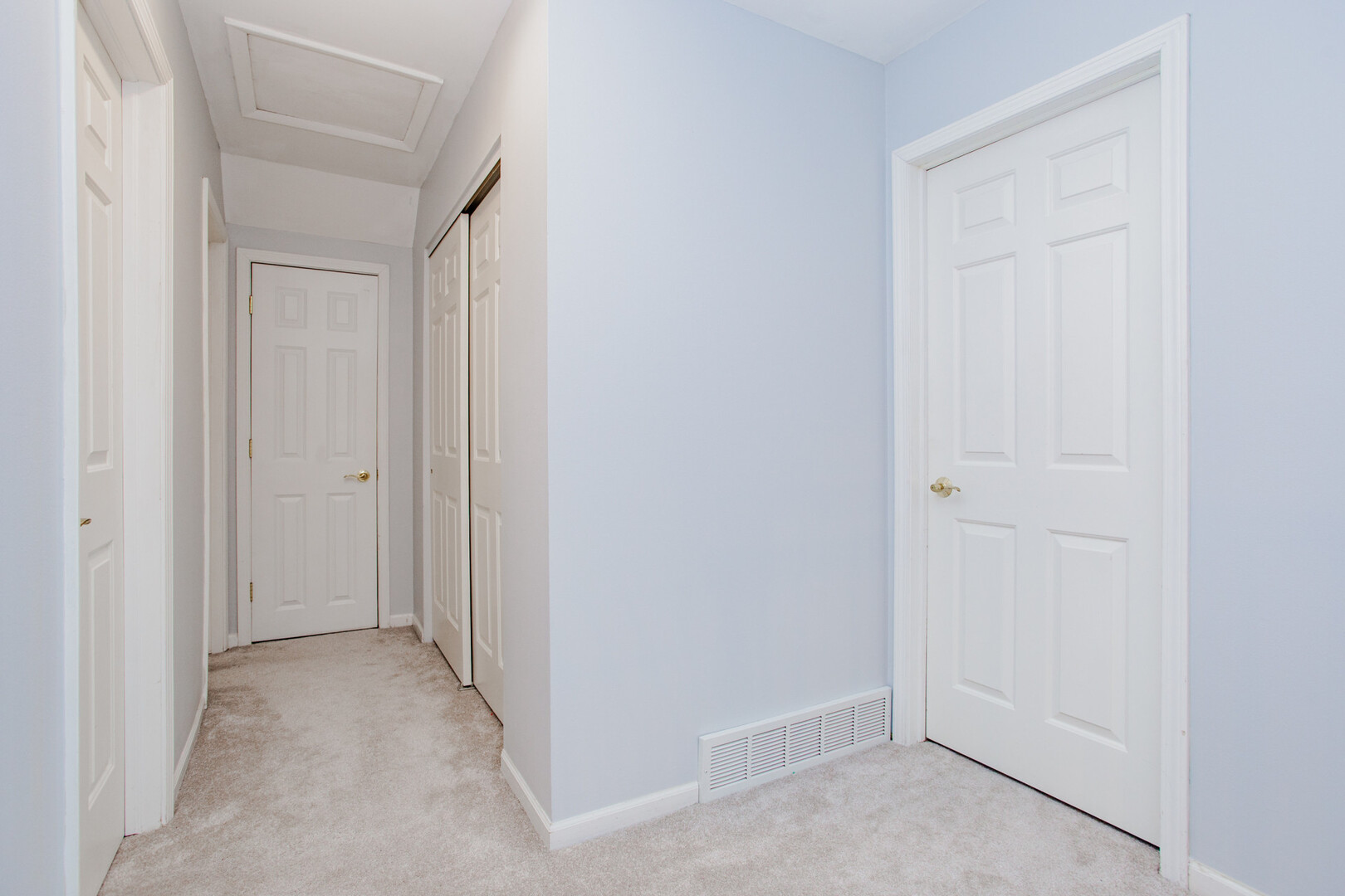 938 Aberdeen Drive, Crystal Lake, IL 60014