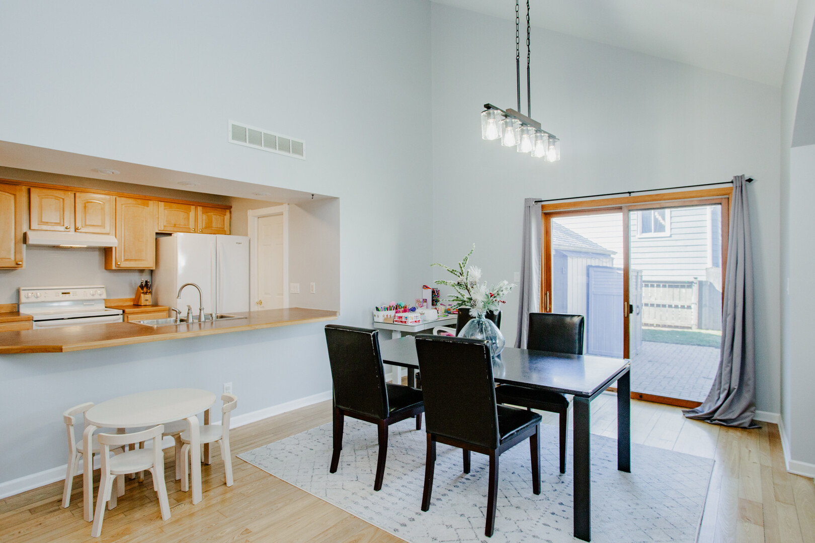 938 Aberdeen Drive, Crystal Lake, IL 60014