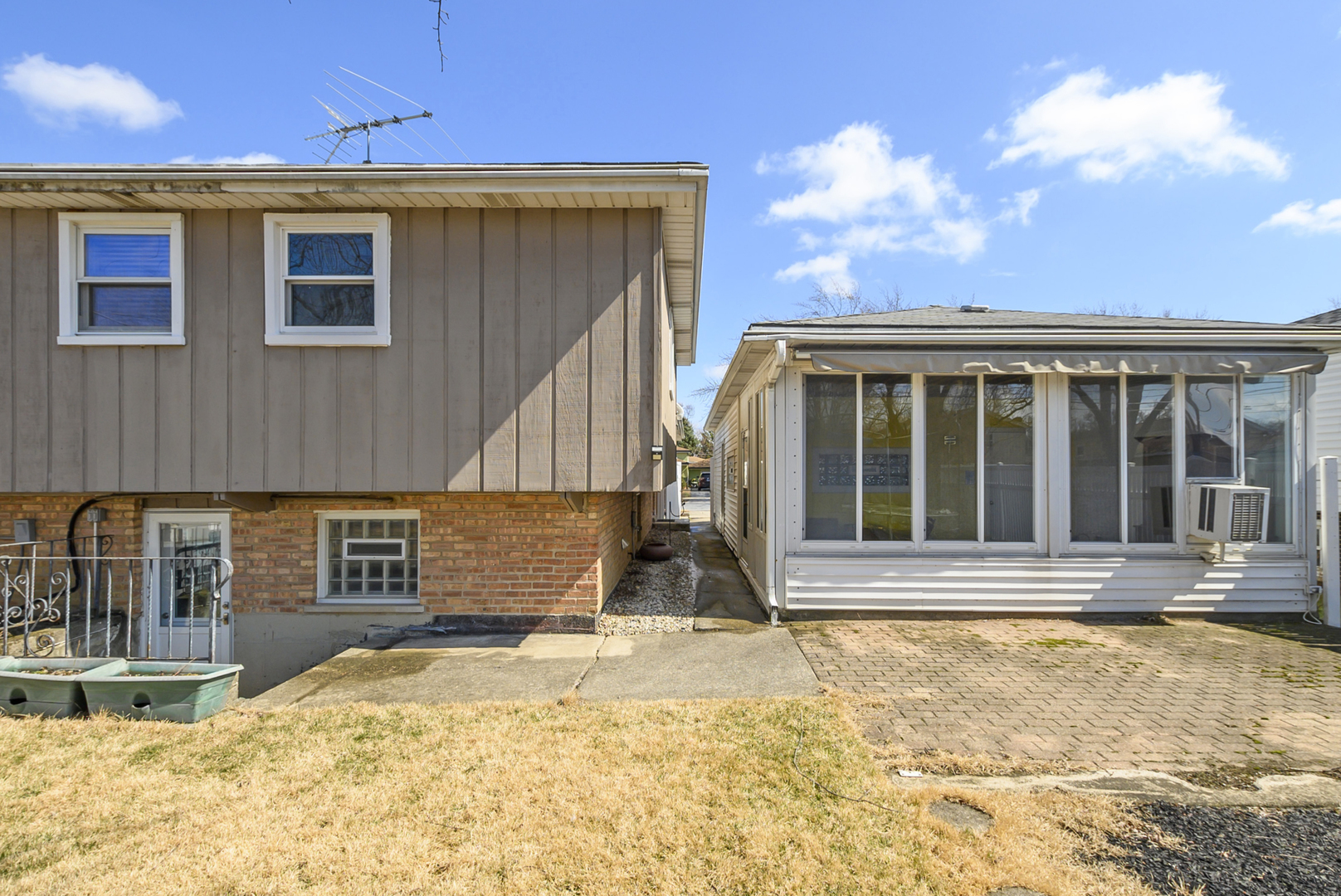 15120 Springfield Avenue, Midlothian, IL 60445