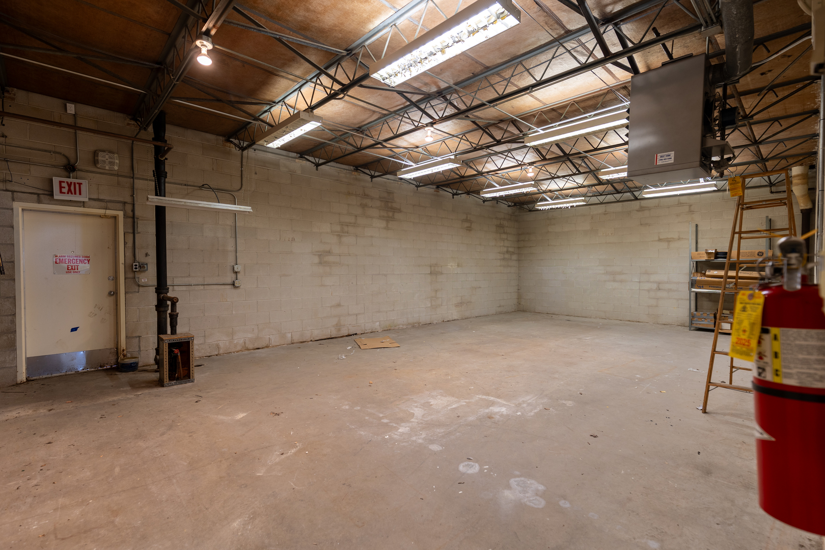 5830 W 35th Street, Cicero, IL 60804