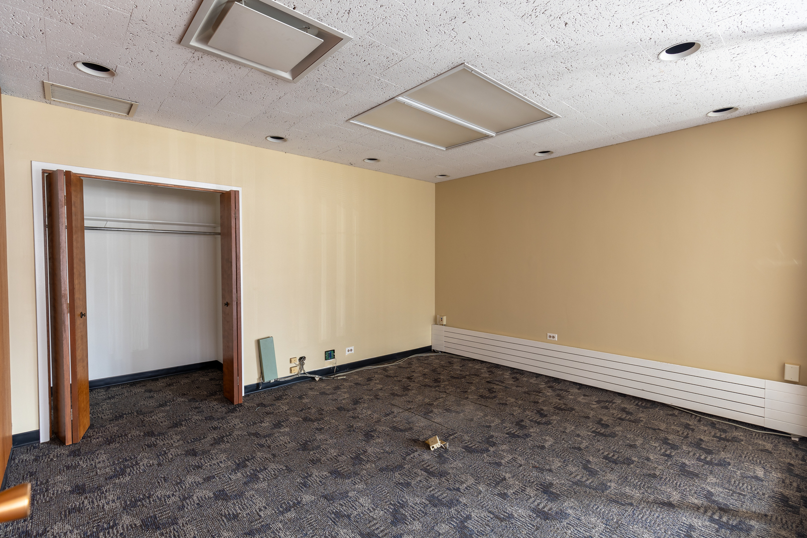 5830 W 35th Street, Cicero, IL 60804