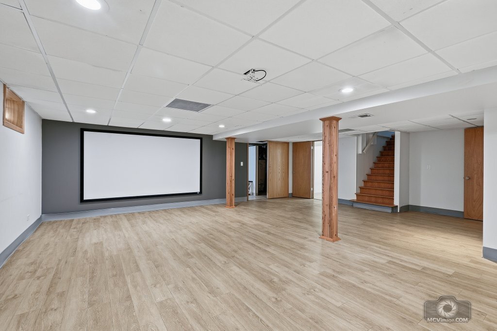 254 S CEDAR Avenue, Wood Dale, IL 60191