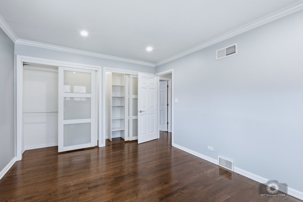 254 S CEDAR Avenue, Wood Dale, IL 60191