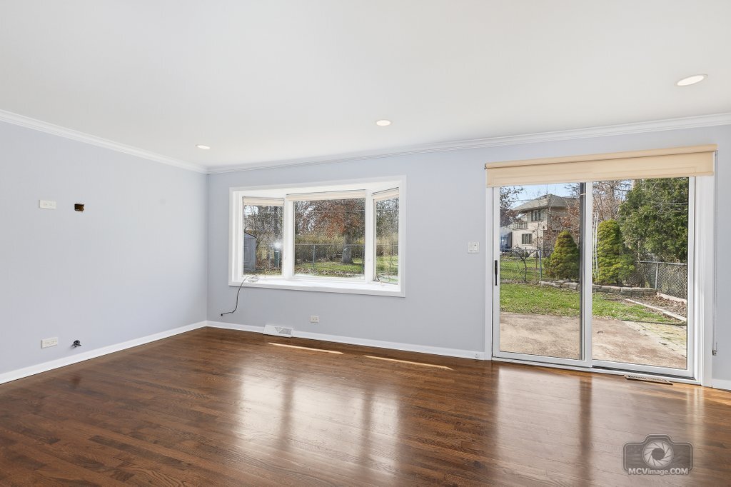 254 S CEDAR Avenue, Wood Dale, IL 60191